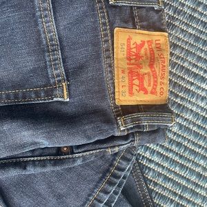 Levi’s 541 size 40- 32 worn in great condition.